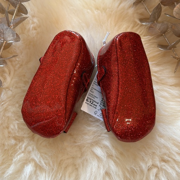 NWT The Children’s place red sparkle patent leather Mary Jane baby crib shoes! - Picture 3 of 3